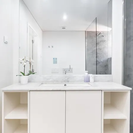 Whome Alcantara Premium * Лиссабон